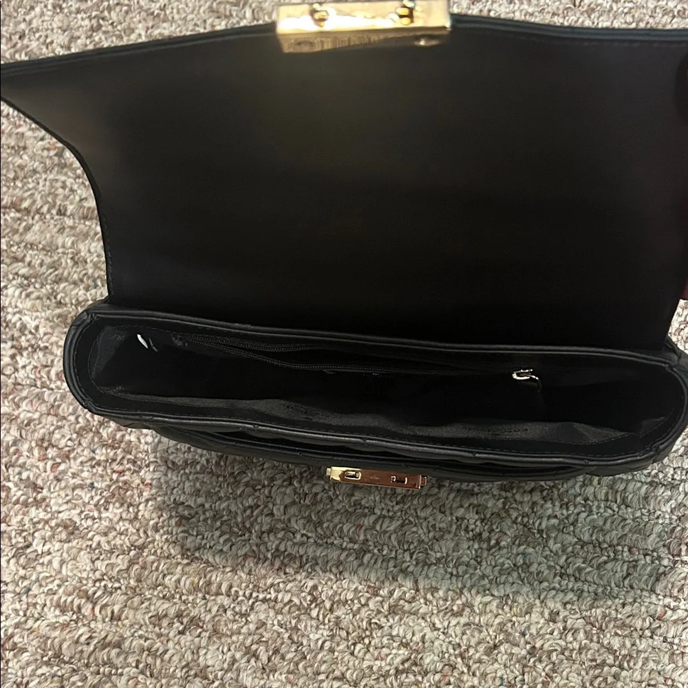 Kate Spade Black Quilted Shoulder Bag with Gold Chain - Picture 4 of 4